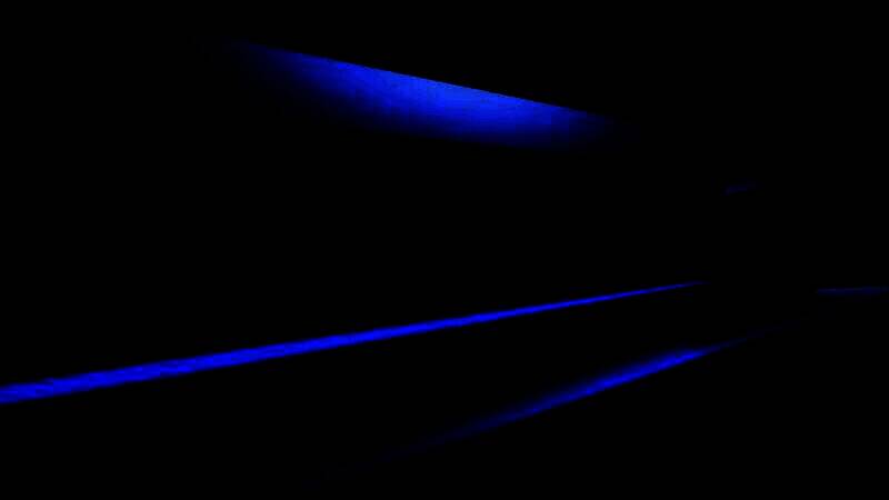 玩家与店员交流出售游戏机情况图片