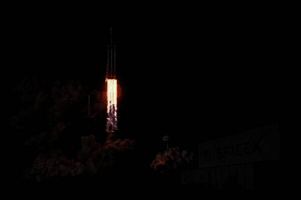 龙飞船相关画面