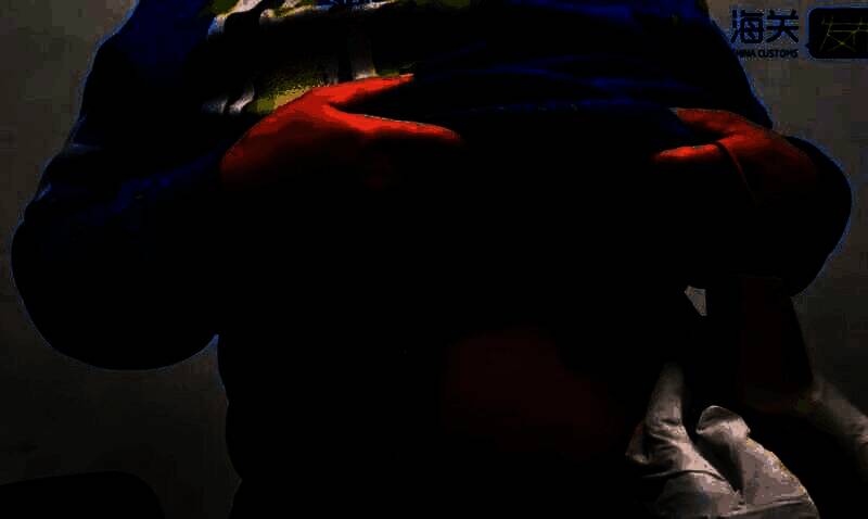 罗湖海关查获走私案现场相关图片1