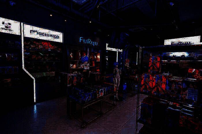 粉丝在店内参观