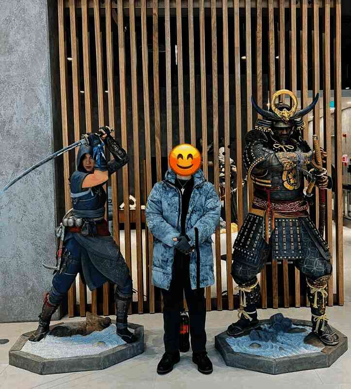 《刺客信条：影》奈绪江和弥助雕像细节