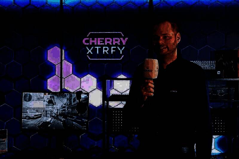 全新客制化键盘PIXIU 99 MONARCH外观