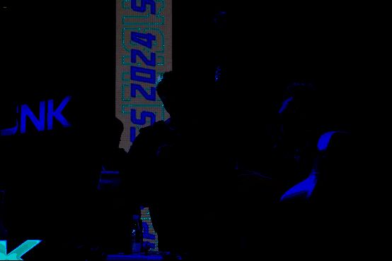 选手们在赛场上激烈对决4