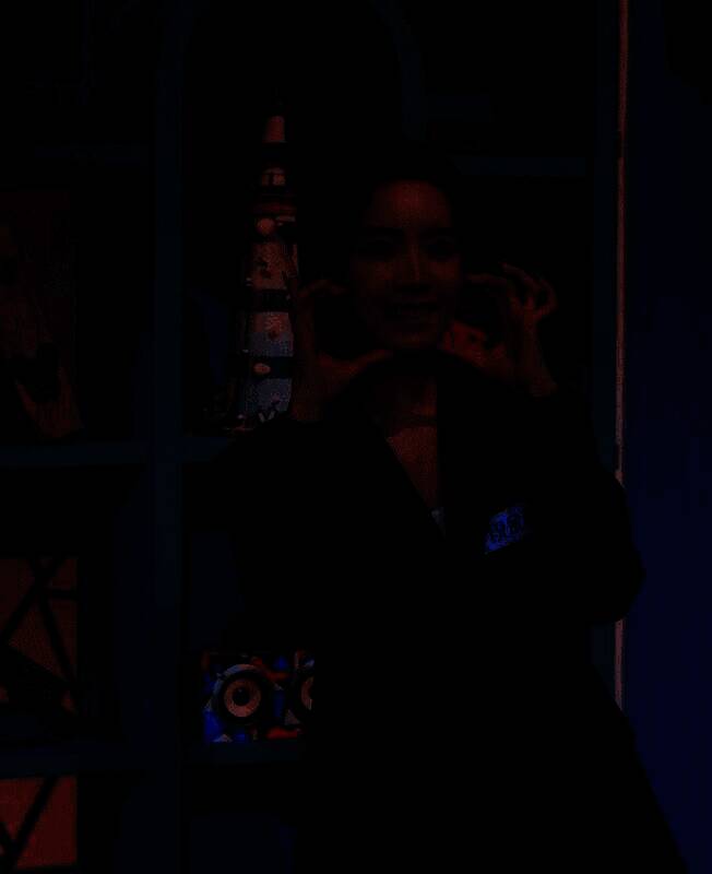 余霜在央视节目的画面3