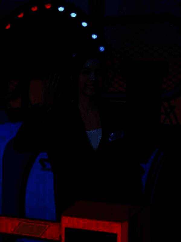 余霜在央视节目的画面5