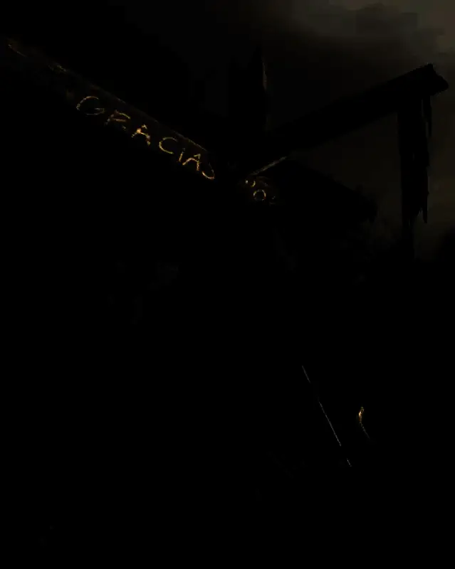 路牌摆成IX样子的图片