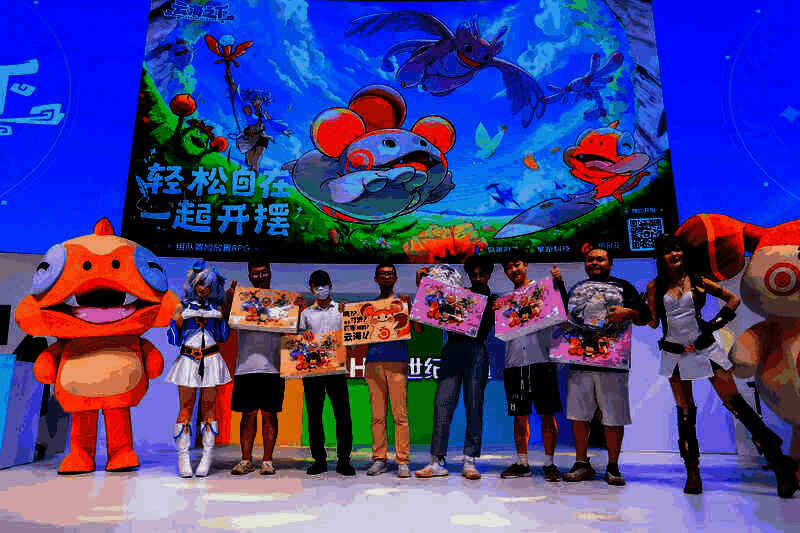 玩家参与《云海之下》舞台活动获得周边