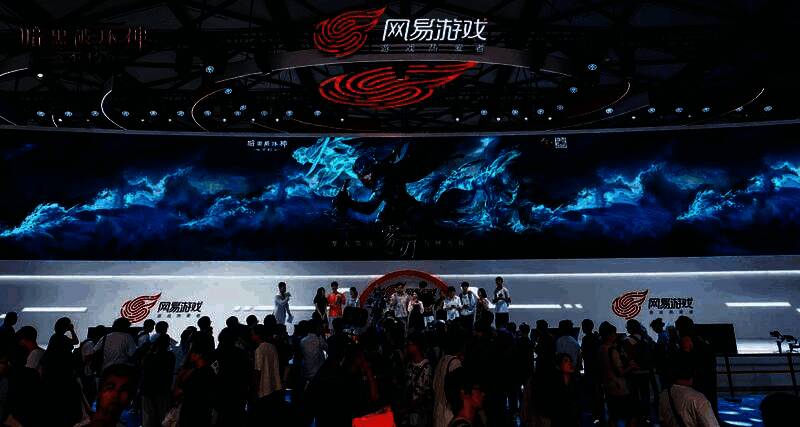 玩家与雾刃Coser互动问答现场