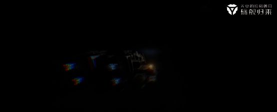 第三视角下曲率航行细节展示，舰船引擎与星云互动效果逼真