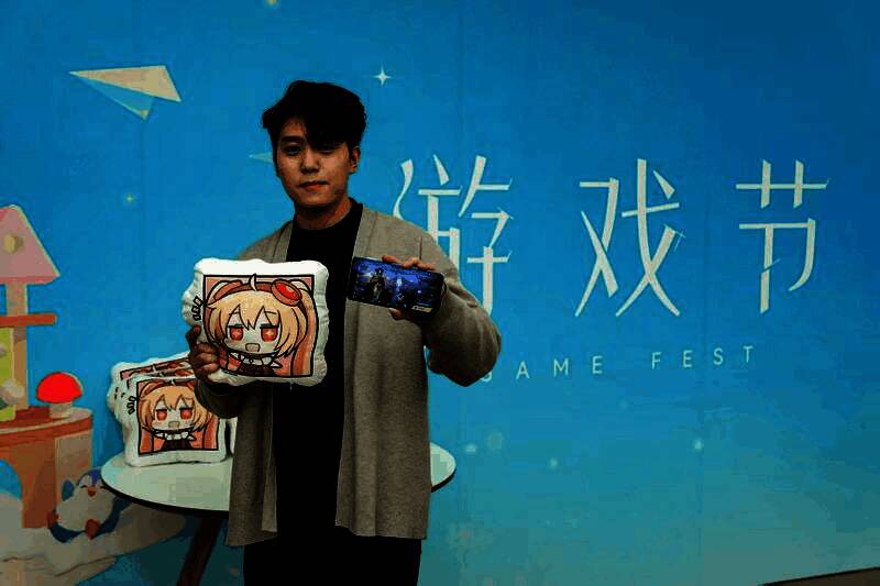 《光与夜之恋》体验区,玩家互动拍照打卡