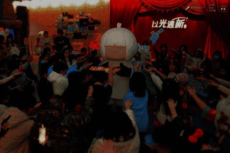 拥抱日现场，光之子们热情参与拥抱传递温暖