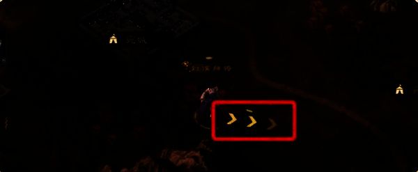 角色脚底出现方向箭头提示，界面右侧显示铁铲按钮