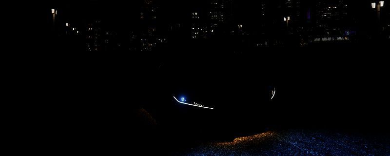 《GTAOL》中角色在空旷地带进行绕圈跑步操作的截图,界面显示奔跑状态