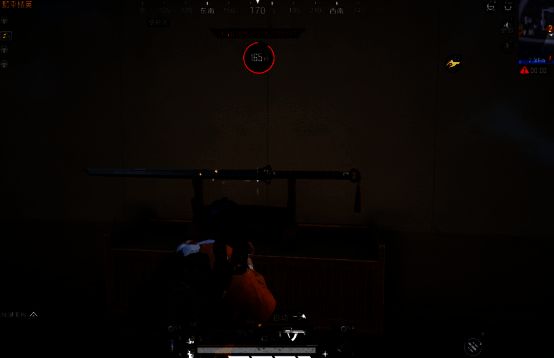 玩家在不夜城中与年兽对峙,背景是灯火通明的新春装饰