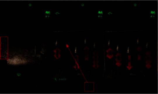 祈福风铃挂在架子上的场景，风铃随风摇晃，周围光线昏暗