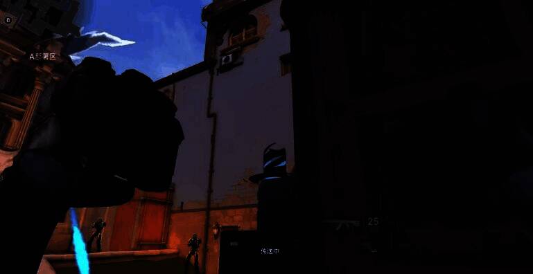 幽影传送技能演示图，角色瞬间出现在墙角后方，敌人毫无察觉