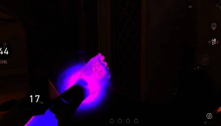 星礈释放引力黑洞技能瞬间,黄色种子升腾起蓝色能量漩涡,敌方角色被强制拉向中心点