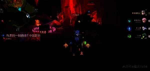 角色在昏暗洞穴中前行，前方有魔物巡逻，地面泛着微弱蓝光