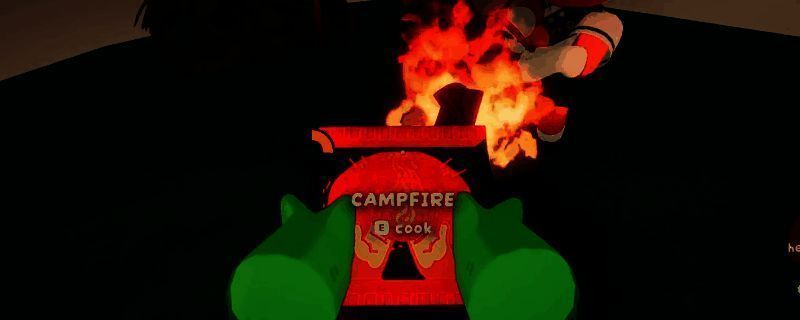 《PEAK》雪山区域场景，玩家角色手持火把在风雪中前行，周围白雪皑皑，环境寒冷肃杀