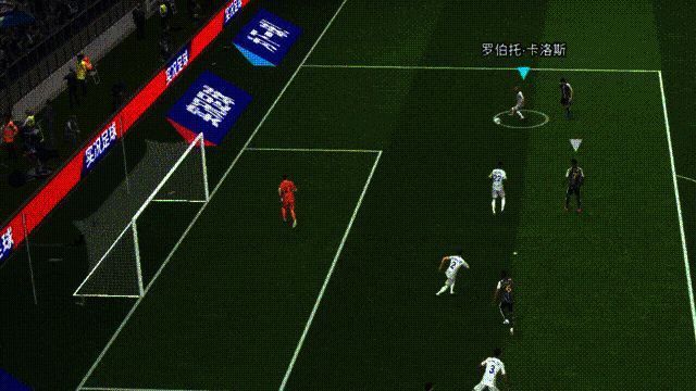 卡西利亚斯出击扑救动画，飞身挡出单刀球，动作流畅且充满爆发力