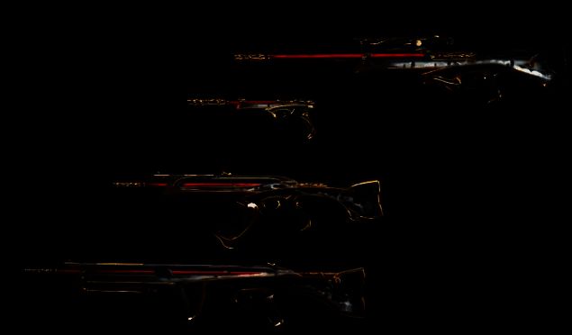 游戏商城界面截图,展示多款待购枪皮及其价格信息