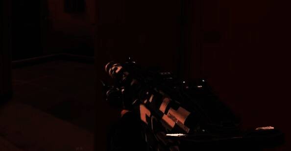 侦察行动骇灵皮肤展示，整体风格冷峻，枪身带有战术纹理与蓝色能量线条