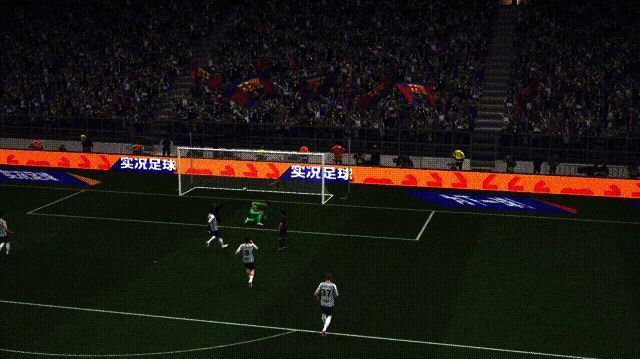 瓜迪奥拉施展精准长传，皮球划出优美弧线准确找到前场队友