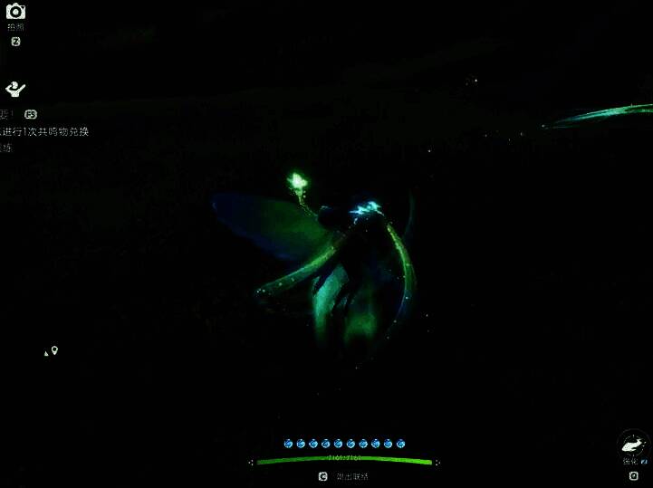 美梦蝶在团队战斗中释放幻梦领域，队友在光圈内获得治疗，敌方角色动作错乱