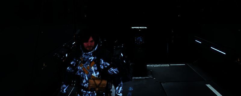 《死亡搁浅2》游戏画面展示白化袋鼠在沙漠中奔跑的稀有场景，背景为荒凉沙丘