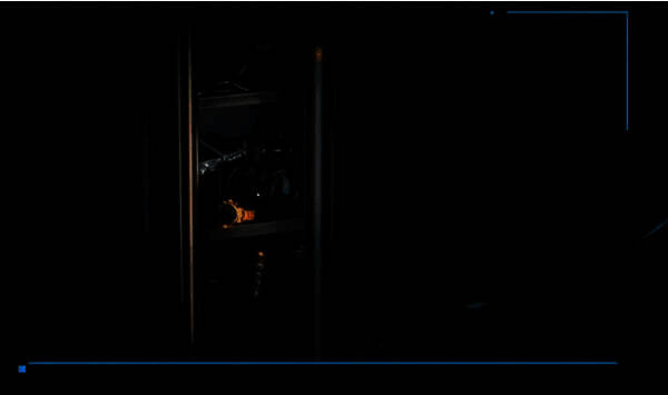 周末登录奖励弹窗，装备券与经验卡礼包堆叠展示