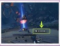 营救士兵场景,受伤士兵躺在地上,空中悬浮着一台支援机兵,敌人正在逼近