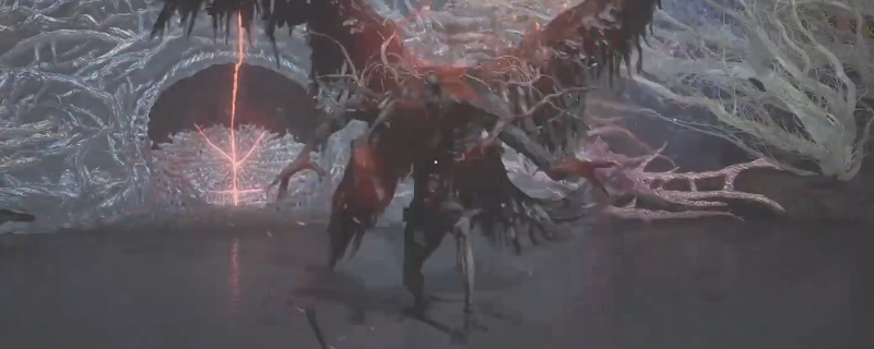 《明末：渊虚之羽》Boss战实机画面：玄阳子立于青石高台之上，长须飘动，手持赤焰长剑劈斩而下，主角正向右侧翻滚闪避，剑气在地面炸开环形火浪