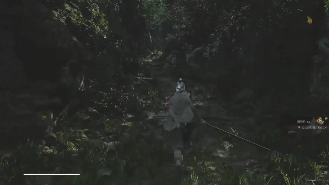 角色与红眼精英怪激烈交战，刀光劈开浓雾，背景是崩塌的古代石柱与飘落的朱砂符纸