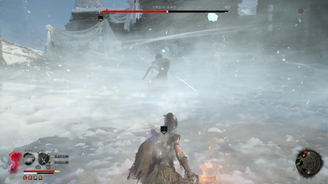 暴风雪技能全屏效果演示：冰晶粒子自天而降，主角立于左侧安全带内，周身泛起淡蓝色护盾光效