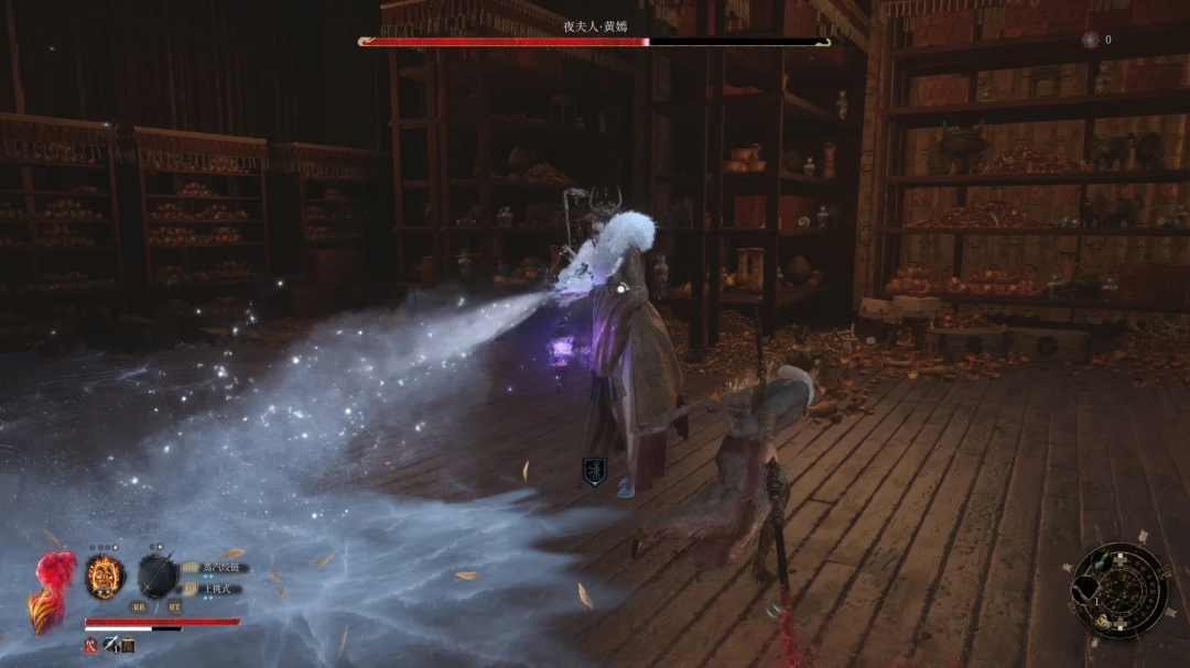 Boss一阶段战斗截图：冰霜女Boss悬浮半空，周身环绕数枚缓慢旋转的蓝色法球，角色正从其背后突进，长枪尖端泛起青色锋芒