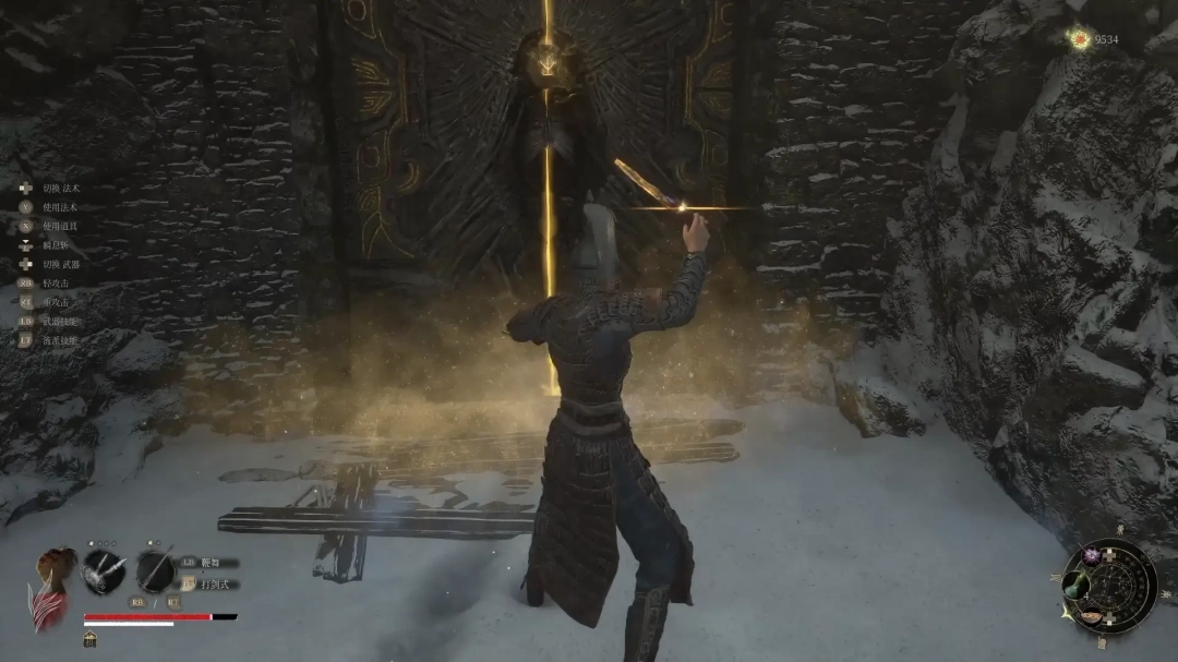 金色大门内部特写，门扉半开，门内通道弥漫淡紫色咒死雾气，地面可见发光羽珠与技能卷轴悬浮特效